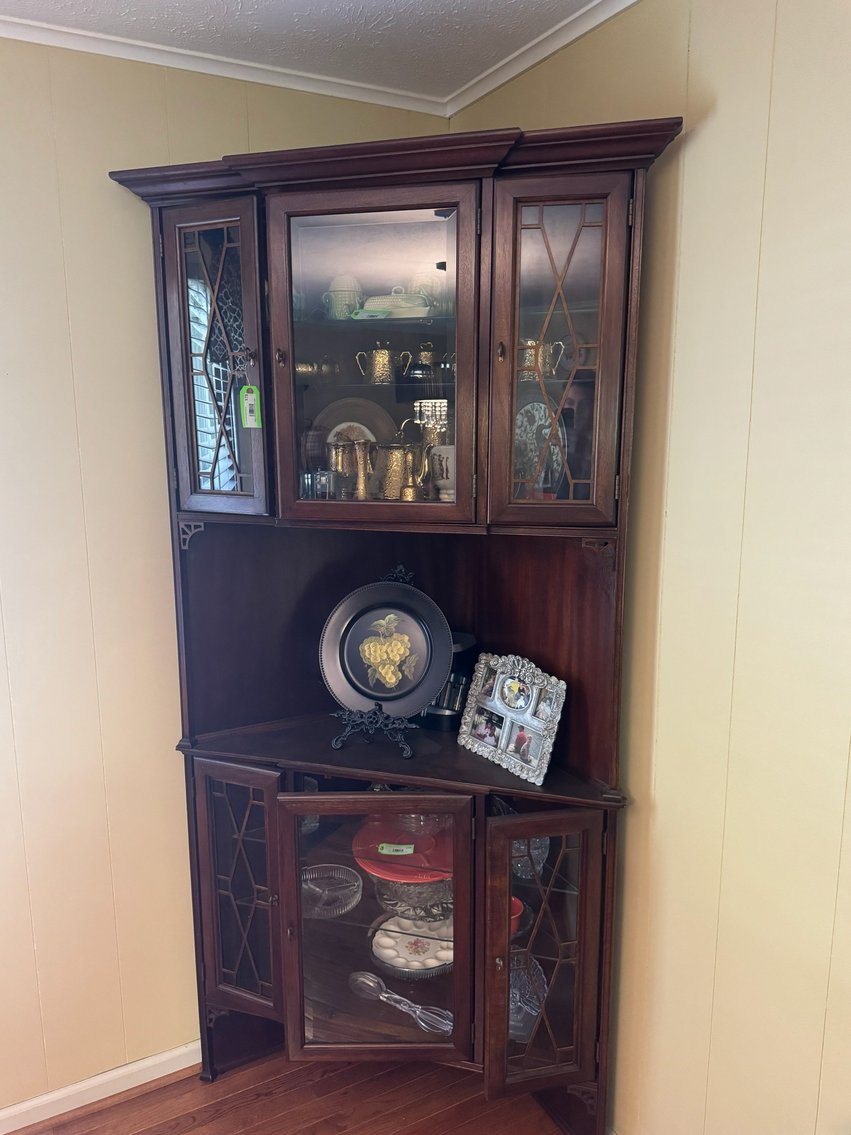 Image for Beckley, WV -- Dodge Dakota, Furniture, Tools, Lawn Care, Juke Box, Lamps, Antiques, Air Compressors, Generator and MORE!