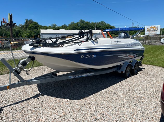 Image for Shinnston, WV - 2012 Hurricane SD Sport 188 Deck Boat, Yamaha F150 Outboard & EZ Loader Trailer