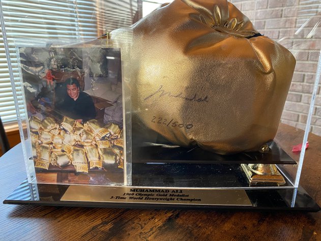 Image for Masontown, PA - Huge Moving Auction: Sports Memorabilia, Collectibles, Designer Handbags, Tools, Glassware, and Much More!
