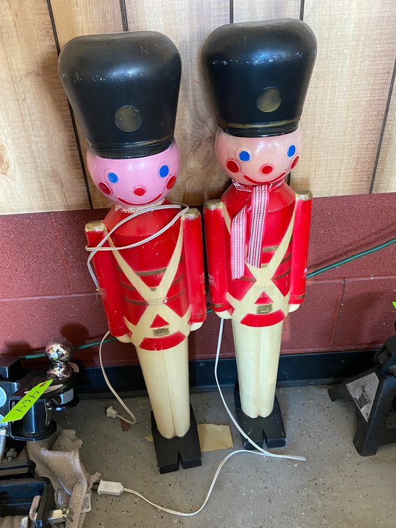 Image for Masontown, PA - Huge Moving Auction: Sports Memorabilia, Collectibles, Designer Handbags, Tools, Glassware, and Much More!