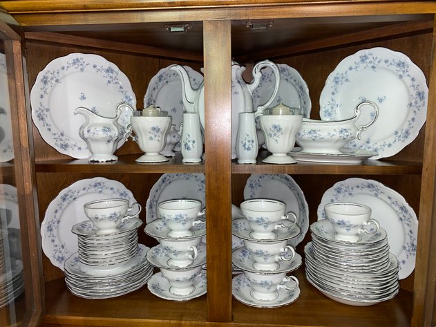 Image for Shinnston, WV -- A Lifetime of Collecting: The Bonnie Fancher Collection | Extensive Glassware, Multiple China Sets, Carnival Glass, Furniture, Teapots, Rugs, Lamps & Much More