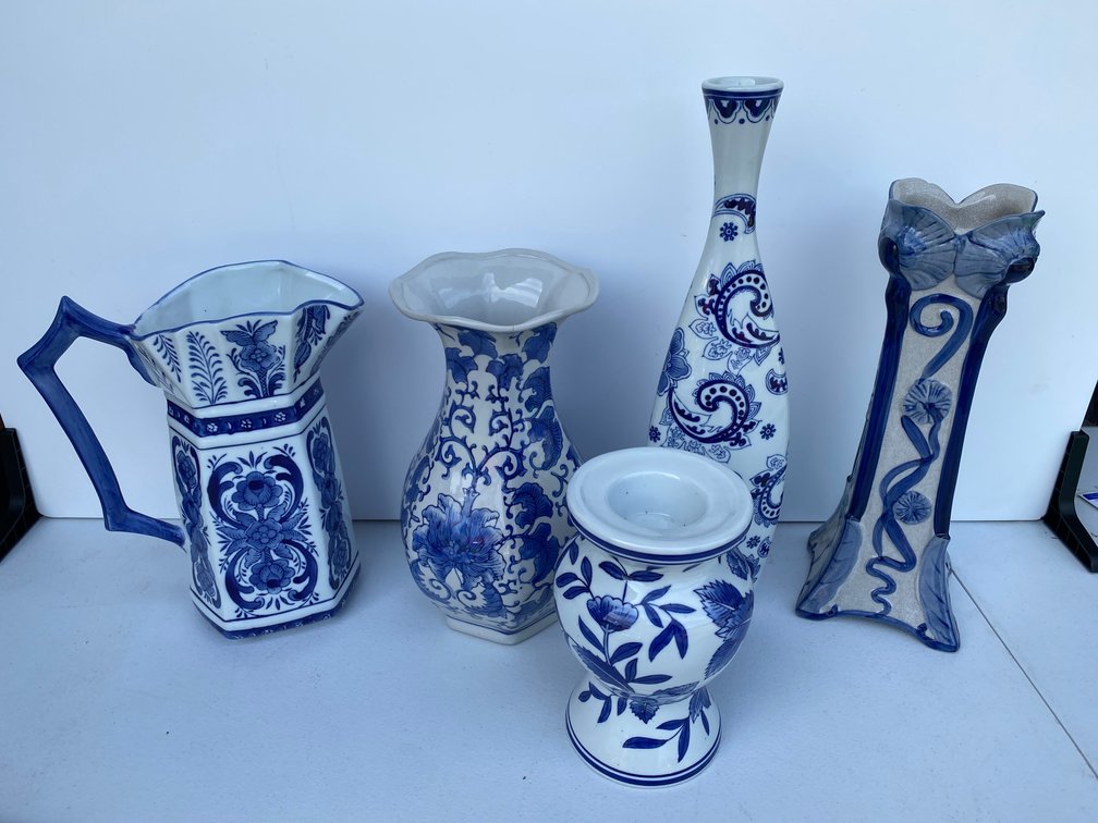 Image for Shinnston, WV -- A Lifetime of Collecting: The Bonnie Fancher Collection | Extensive Glassware, Multiple China Sets, Carnival Glass, Furniture, Teapots, Rugs, Lamps & Much More