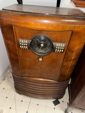 Image for Hurricane, WV -- Glassware, Antiques, Furniture, Artwork, Lamps, Tools and MORE!