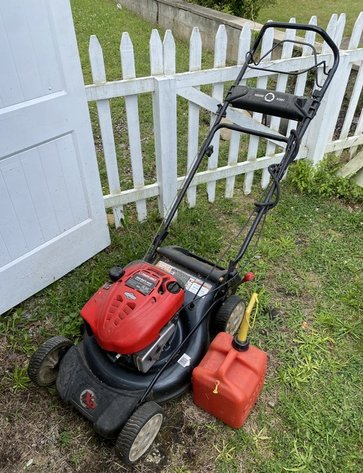 Image for Uniontown, PA - Online Moving Auction: Furniture, Dining Suite, Appliances, Rugs & More!