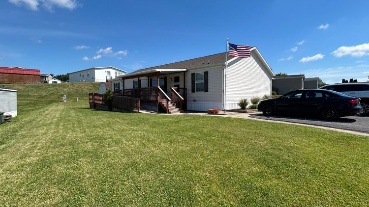Image for Morgantown, WV – 2021 Modern Ranch-Style Manufactured Home in Bluegrass Village