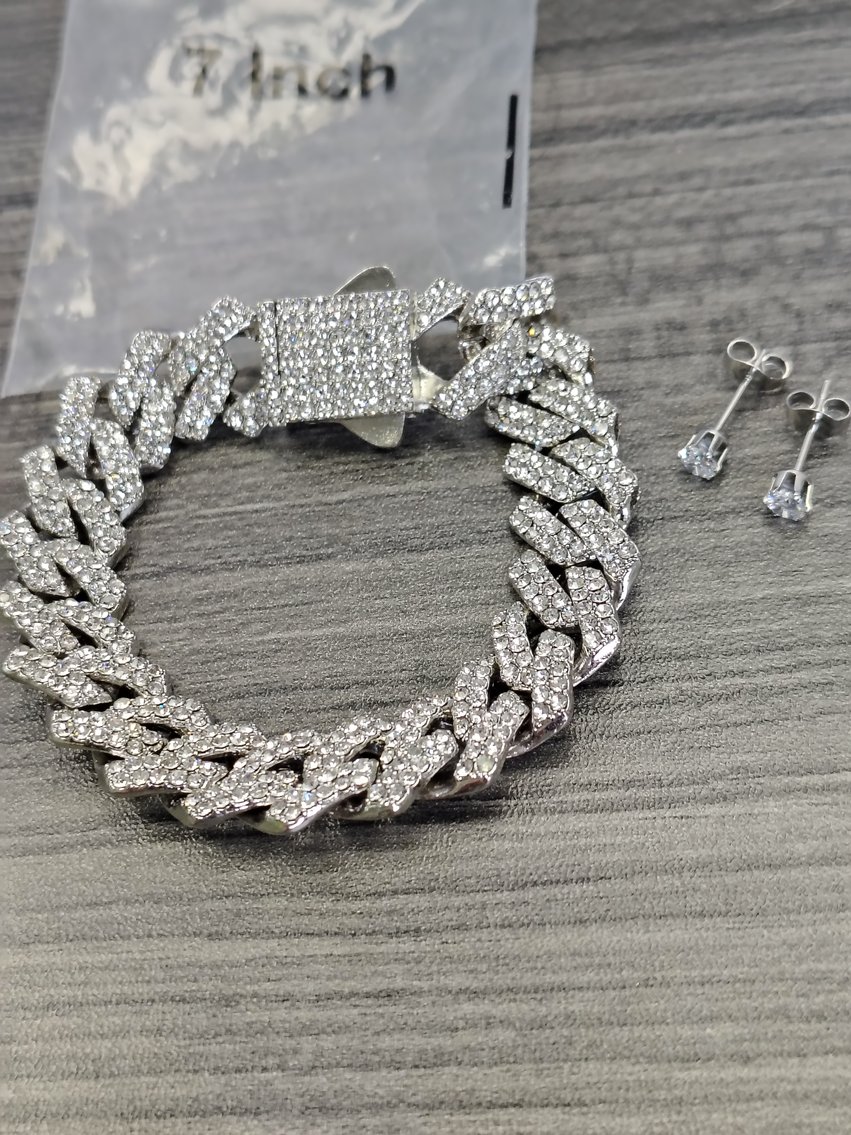 Image for St Albans, WV – Coins, Luxury Watches, Silver, Jewelry and Vintage Items!
