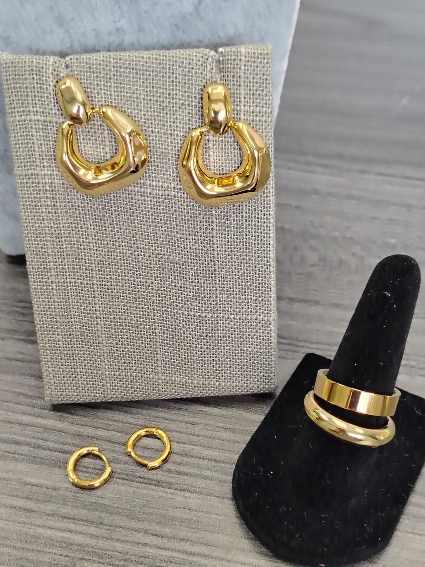 Image for St Albans, WV – Coins, Luxury Watches, Silver, Jewelry and Vintage Items!