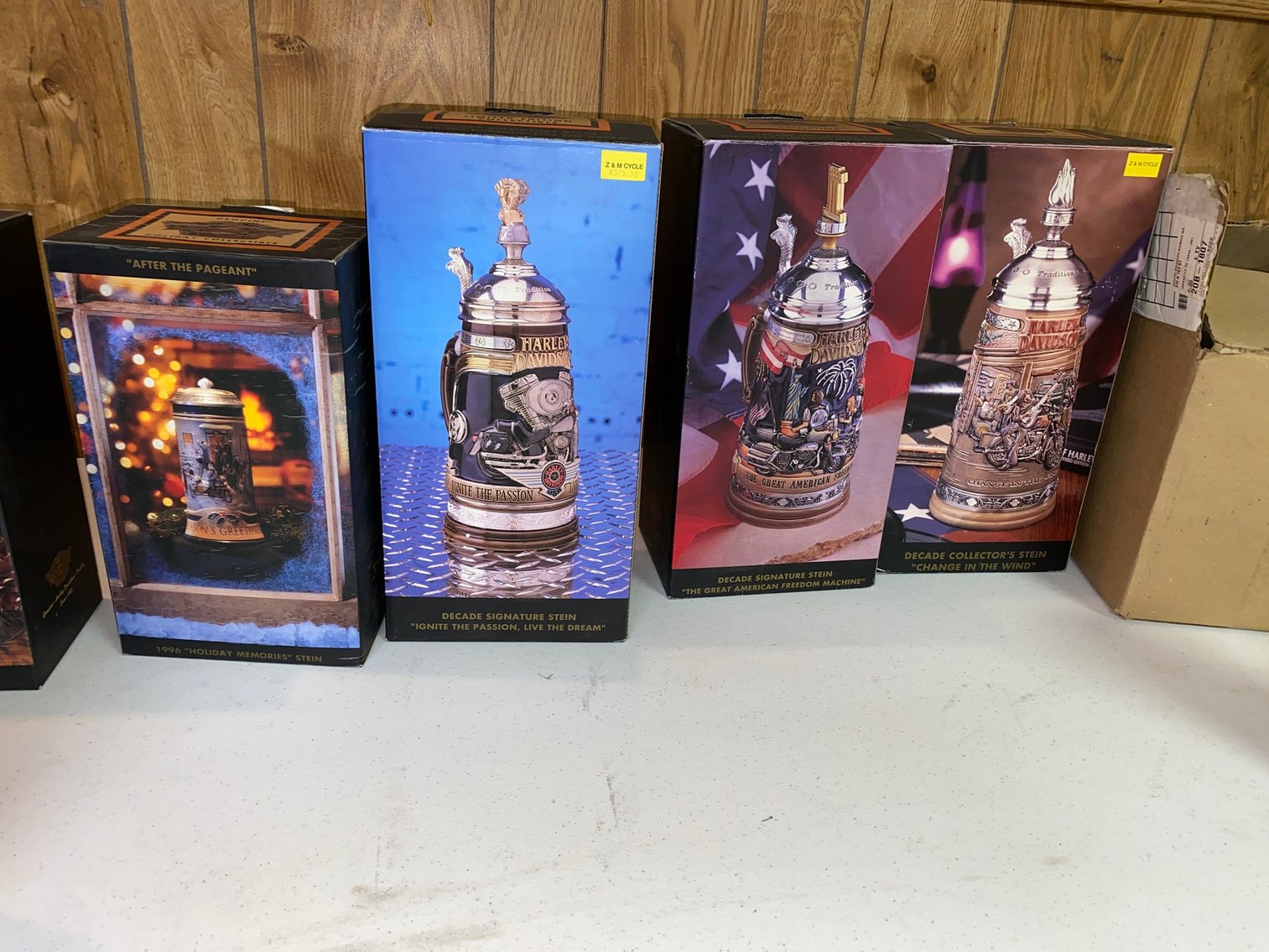 Image for Mt. Pleasant, PA - Woodworking equipment, Hand tools, Harley Davidson Collectibles, Household Furniture, New in Box Kitchen Items, Designer Purses, and more!