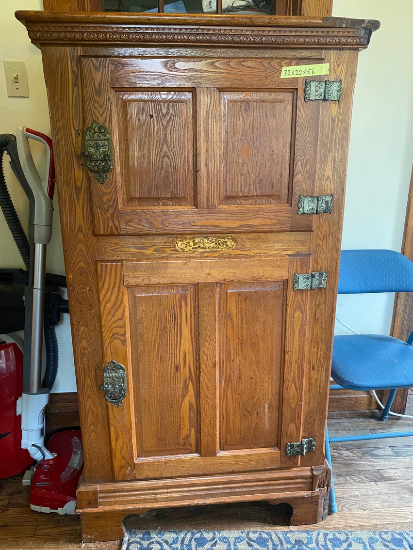 Image for Morgantown, WV – South Park Estate Auction Sale 1 of 2: Antique Furniture, Fiesta, Glassware, Primitives and More!
