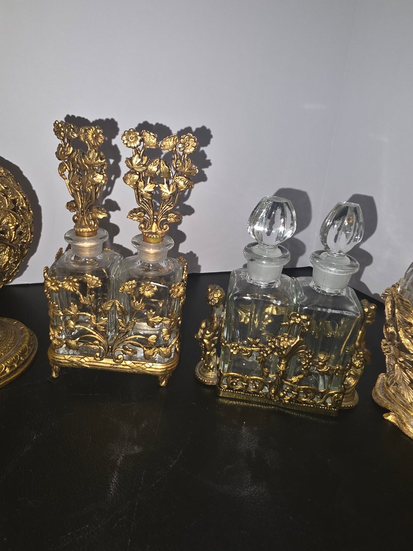 Image for Oak Hill, WV – Online Only Auction of Fine Quality Glassware, China, Clocks, Antiques from the Estate of Willard Lee Ball, Sale #2