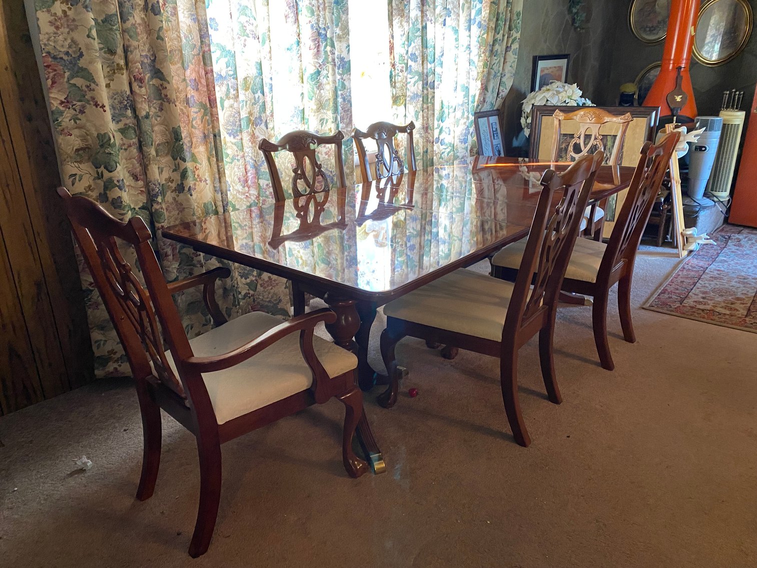 Image for Uniontown, PA – Online Estate Auction: Antique Dolls, Furniture, Glassware and More!