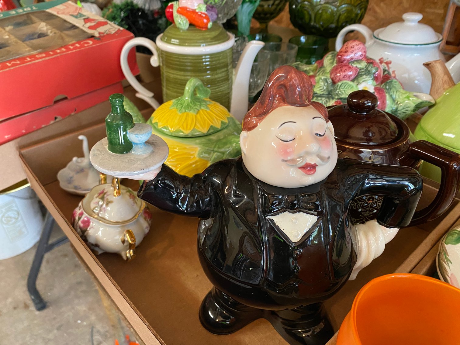 Image for Uniontown, PA – Online Estate Auction: Antique Dolls, Furniture, Glassware and More!