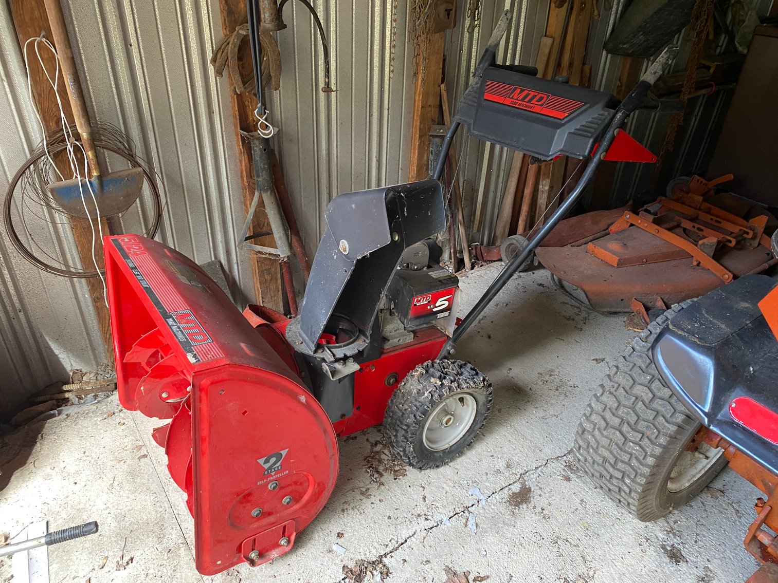 Image for Morgantown, WV -- Online Estate Auction: Antiques, Sports Collectibles, Guns, Knives, and More!