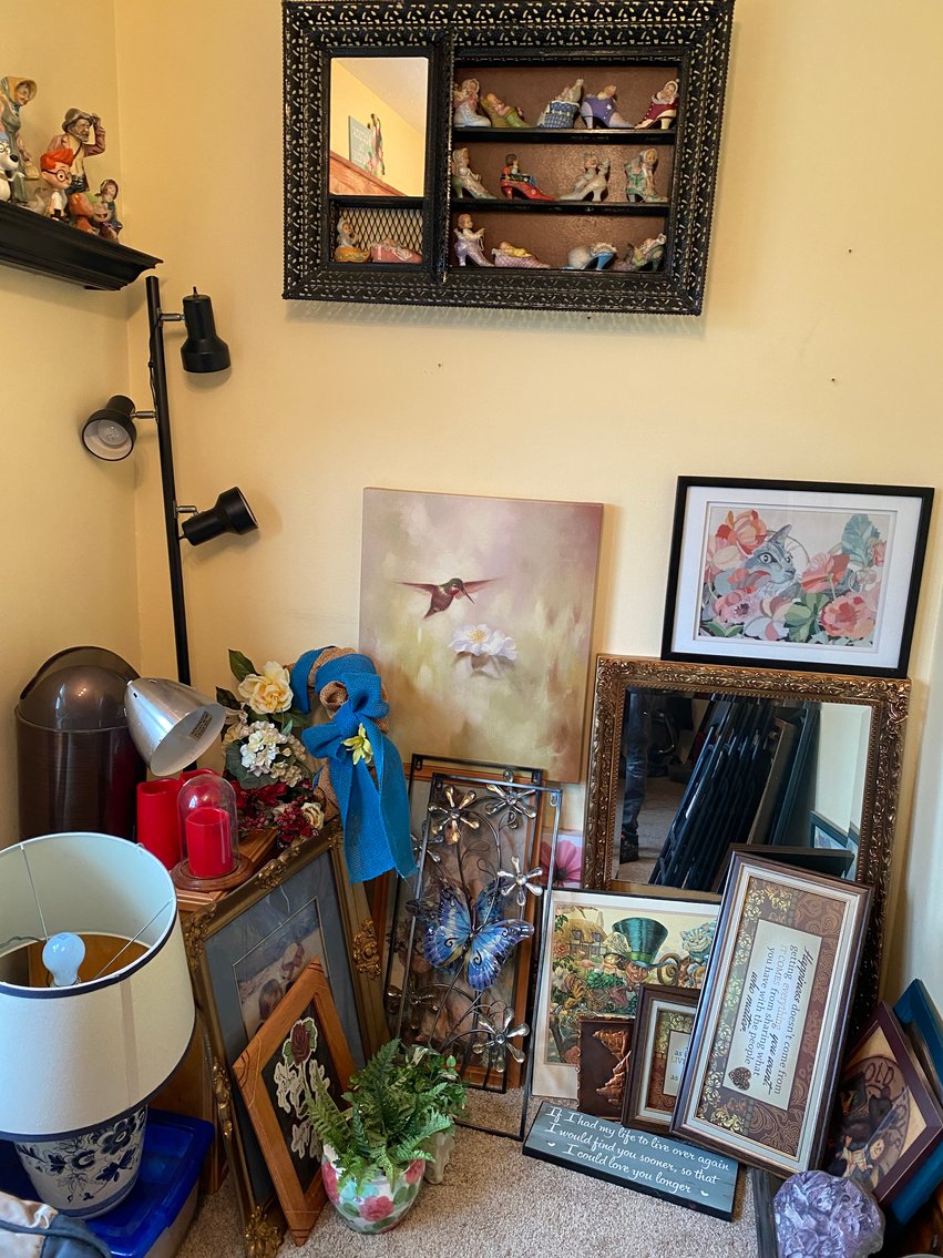 Image for Clarksburg, WV – Quality Home Furnishings, Tools, Clown Collectibles, Fenton