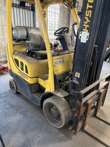 Image for Groome Transportation (Hyster 55 Fortis Warehouse Forklift and 2016 Freightliner Thomas Bus) - Houston, TX 77023