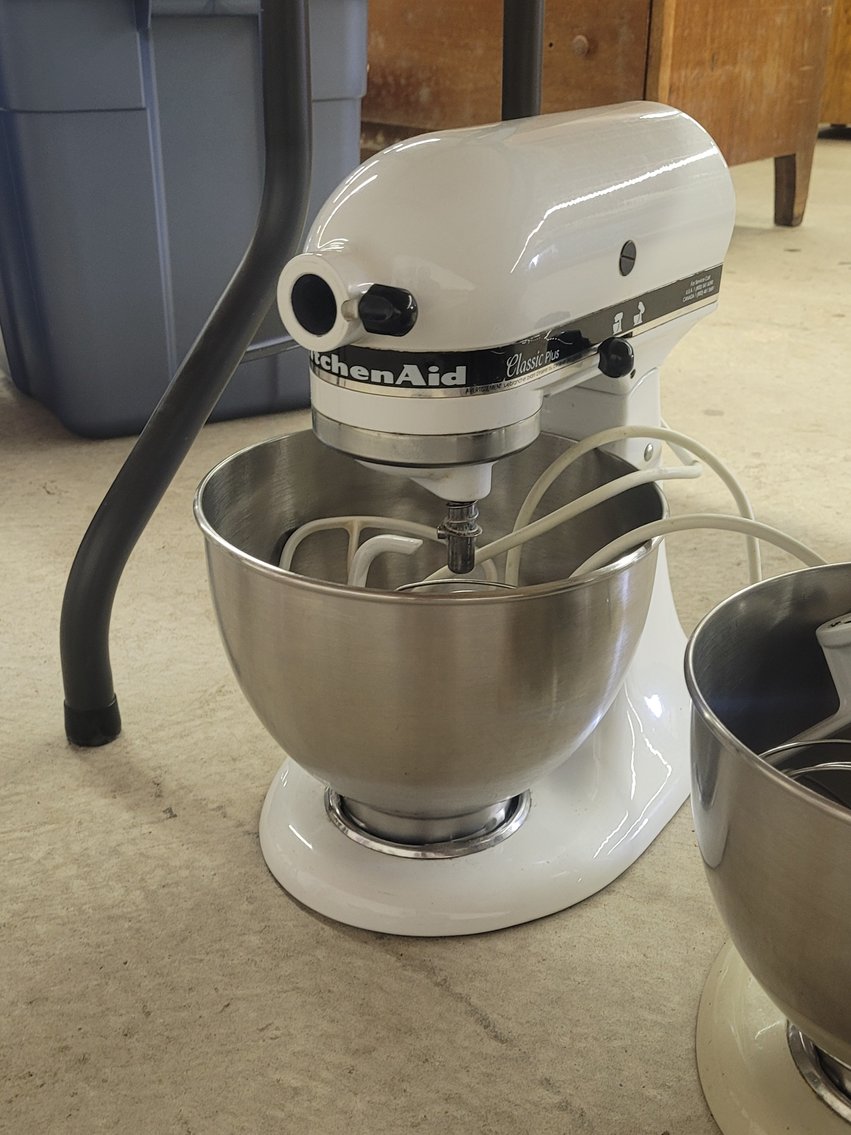 Image for Glenford and Marie Amstutz Estate Auction