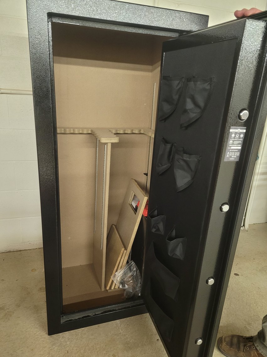 Image for Glenford and Marie Amstutz Estate Auction