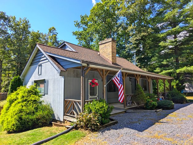 Image for 3 Bed/3 Bath Home Near The Mountains