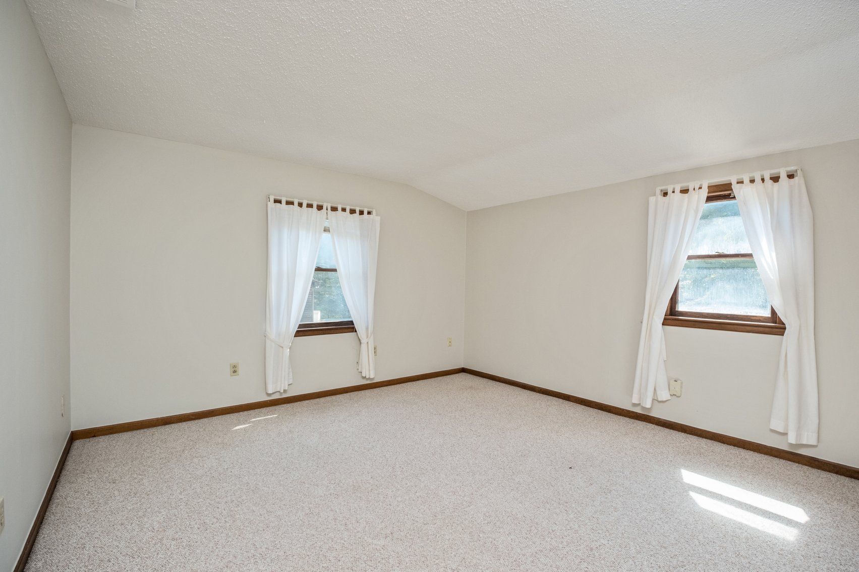 Image for 3 Bed/3 Bath Home Near The Mountains