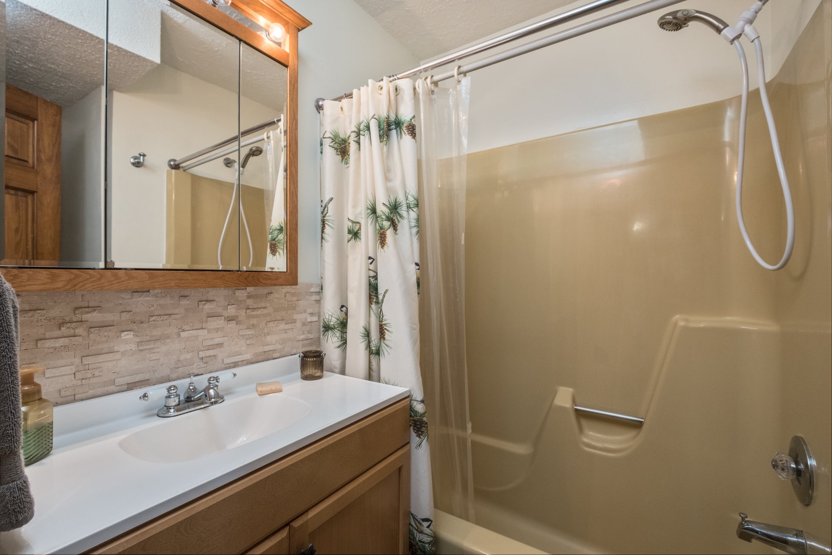 Image for 3 Bed/3 Bath Home Near The Mountains