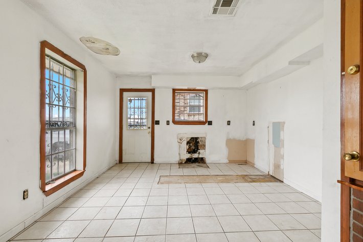 Image for SOLD! $186,450 - Kenner Double-Needs Rehab