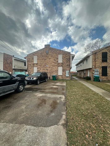 Image for TRI-PLEX KENNER AUCTION GREAT RENTS