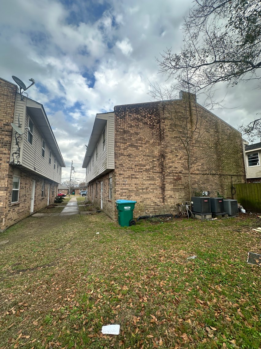 Image for TRI-PLEX KENNER AUCTION GREAT RENTS