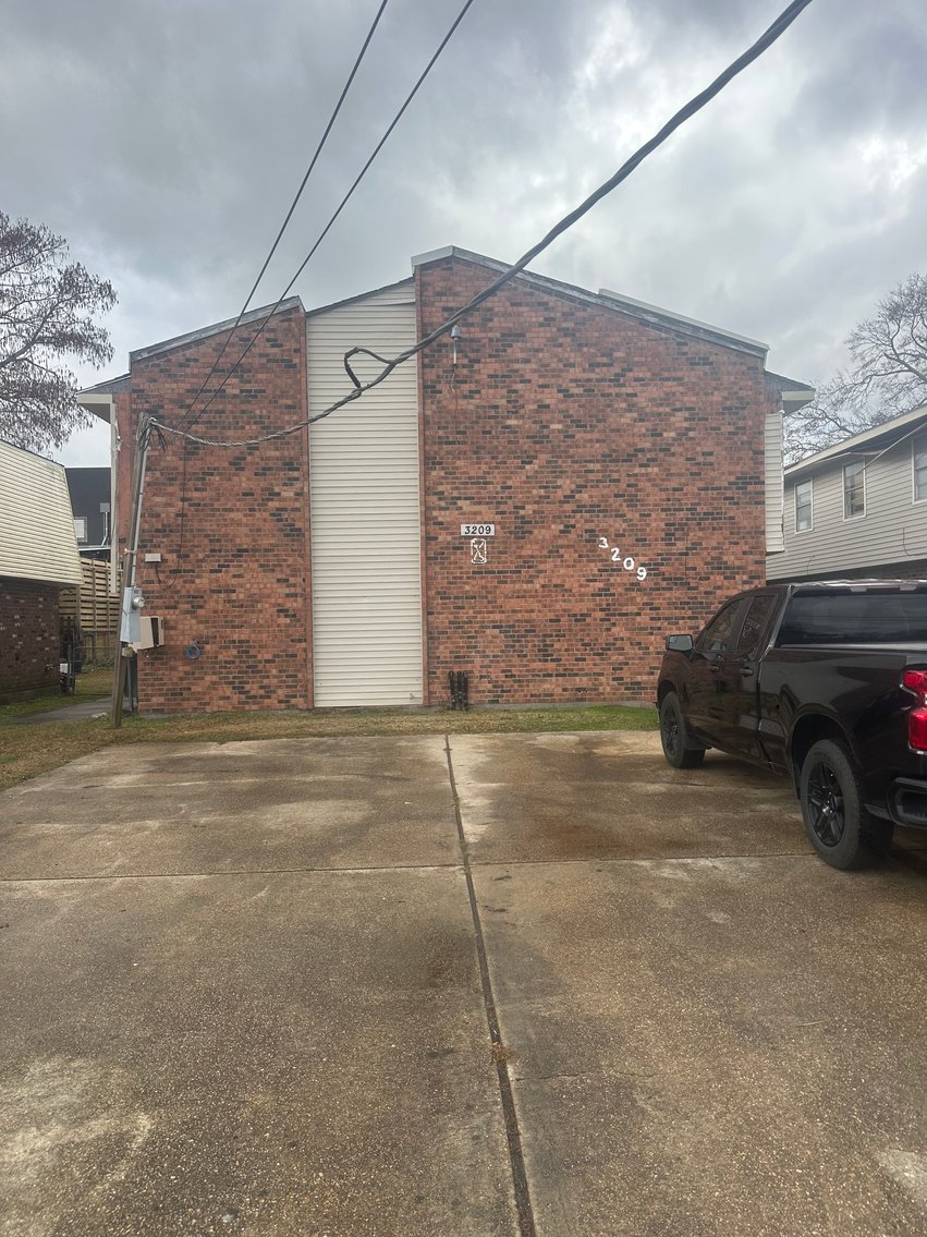 Image for TRI-PLEX KENNER ONLINE AUCTION