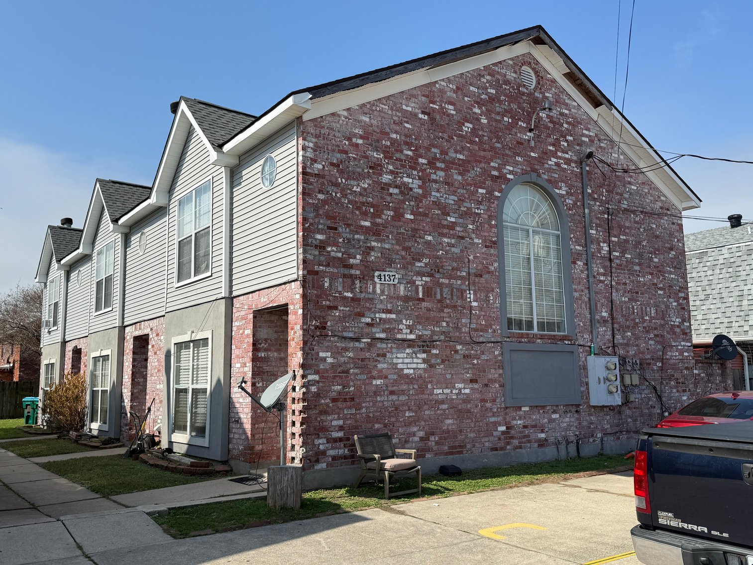 Image for TRI-PLEX KENNER ONLINE AUCTION