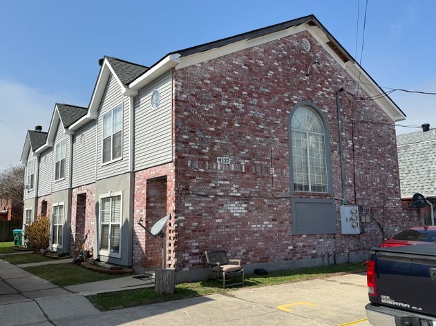 Image for TRI-PLEX KENNER ONLINE AUCTION