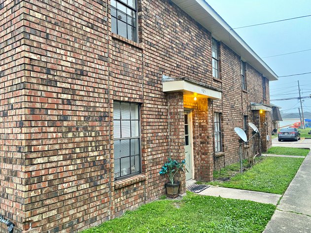 Image for 8 Plex in Laplace - 905 Linda Lane, Laplace, LA 70068