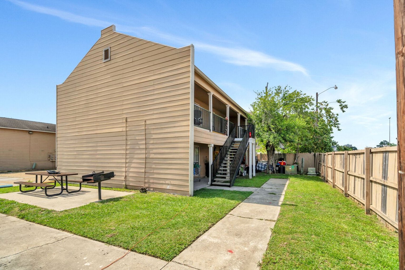 Image for OWNERS ORDER IMMEDIATE SALE - 24 UNIT APT. COMPLEX-BATON ROUGE