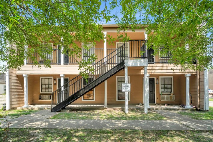 Image for OWNERS ORDER IMMEDIATE SALE - 24 UNIT APT. COMPLEX-BATON ROUGE