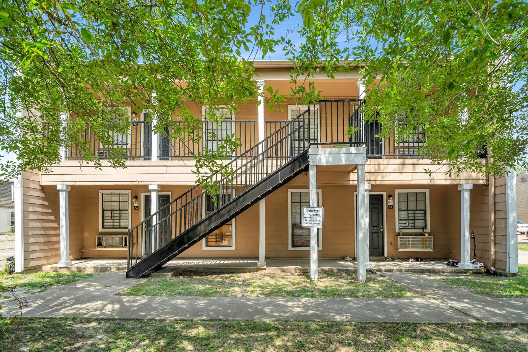 Image for OWNERS ORDER IMMEDIATE SALE - 24 UNIT APT. COMPLEX-BATON ROUGE