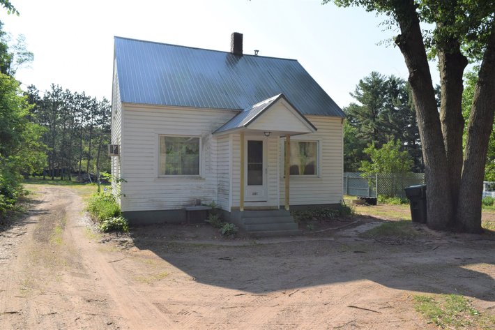 Image for 4 Bedroom, 1 Bath Single Family Home, Handyperson Special - Eau Claire, WI