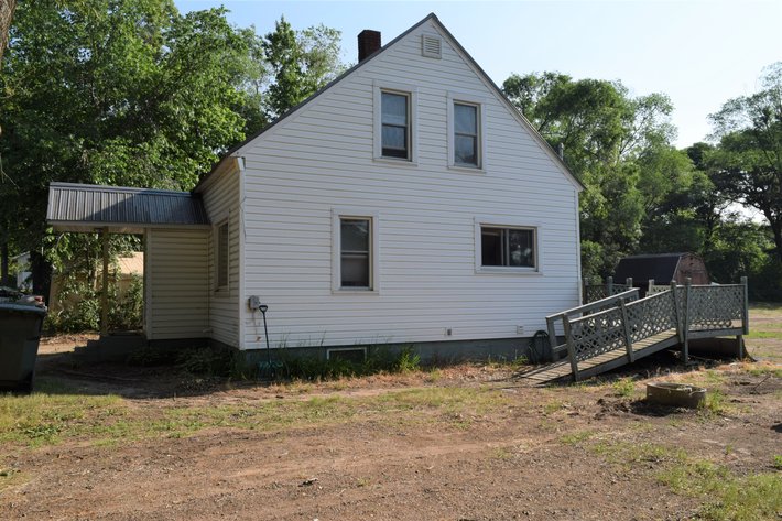 Image for 4 Bedroom, 1 Bath Single Family Home, Handyperson Special - Eau Claire, WI