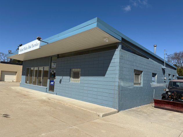 Image for 5,600± Square Ft. Prime Commercial Showroom & Warehouse Located in New Berlin - Waukesha County, WI