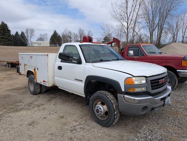 Image for Bichler Auction Services -  LIVE AUCTION Rich Rathke Farm Machinery & Equipment Reduction Live Auction - Farming, Harvest, Tillage & Grading Equipment, Trucks & More - Fredonia, WI