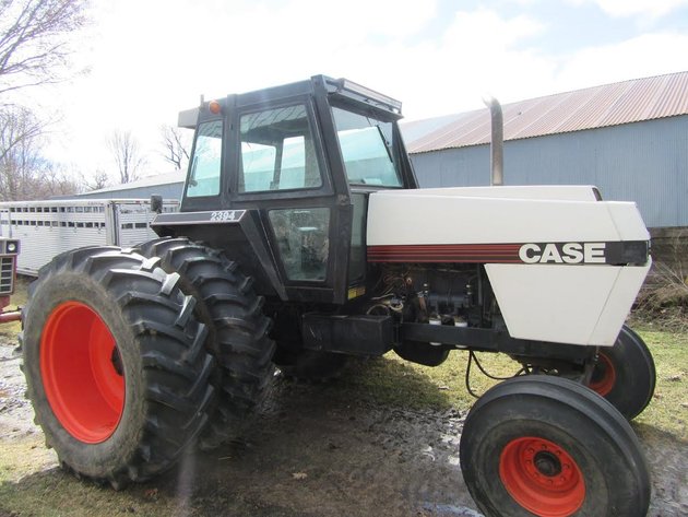 Image for Mentink Auction - Chuck & Cathie Simmons Machinery Dispersal - Farm Machinery & Misc. Tools & Supplies - Woodville, WI