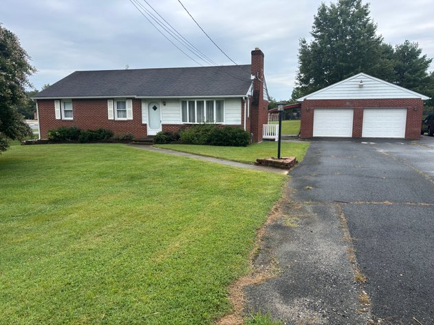 3 BR, 1 FULL BA, 2 HALF BATH RANCHER W/ DET. 2-CAR GARAGE W/ LEAN TO ON .76 +/- AC / PERSONAL PROPERTY TBS IN ONE LOT
