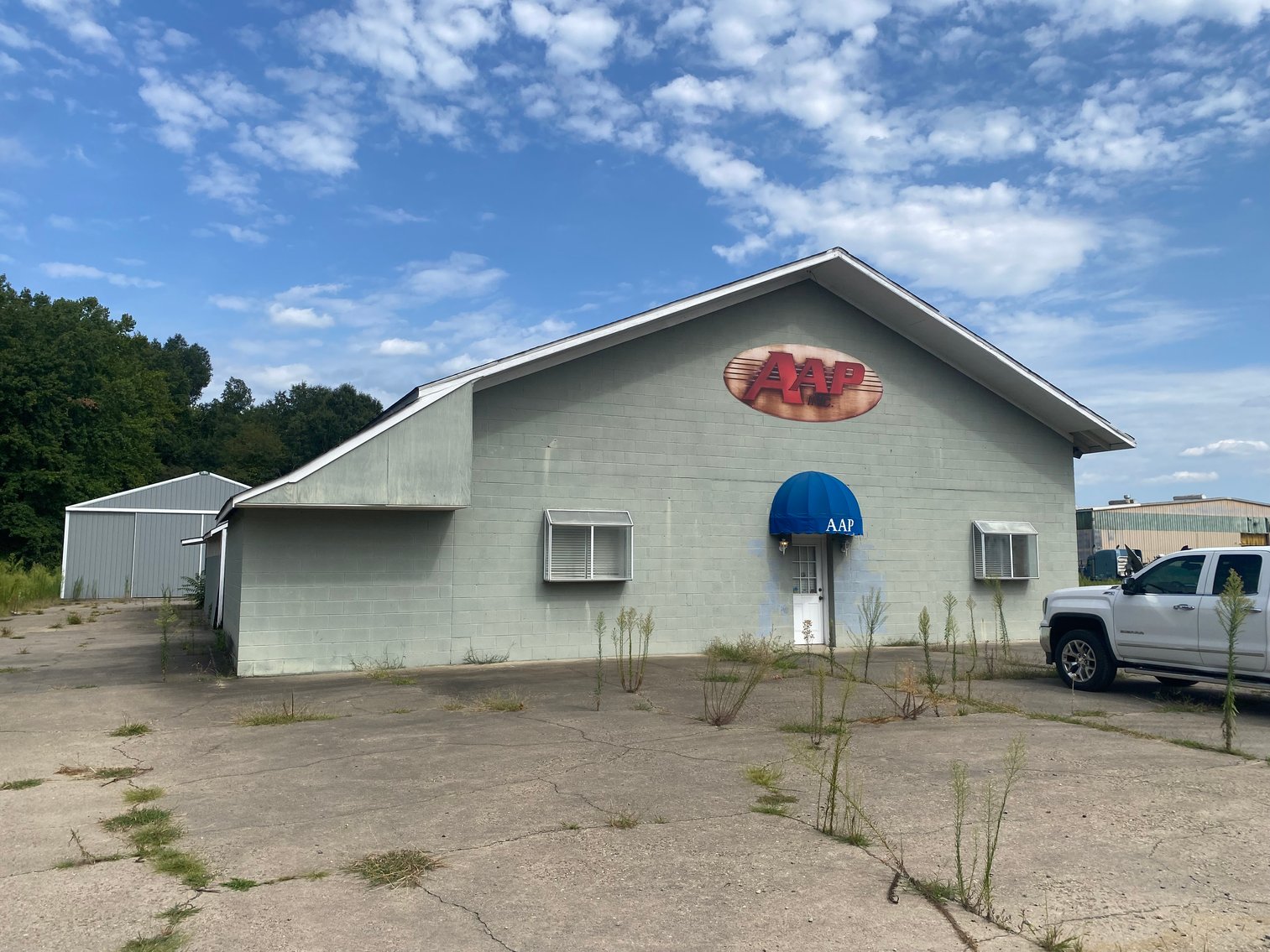 Image for Foreclosure Auction - 8,295 sq ft Industrial Warehouse/Office Flex Property on 5 acres - 16388 Industrial Dr. Milford, VA 22514