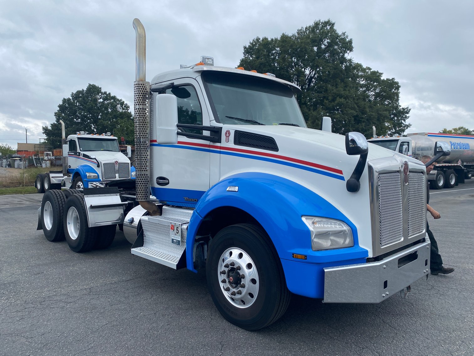 Image for US Bankruptcy Ordered Heavy Truck Auction