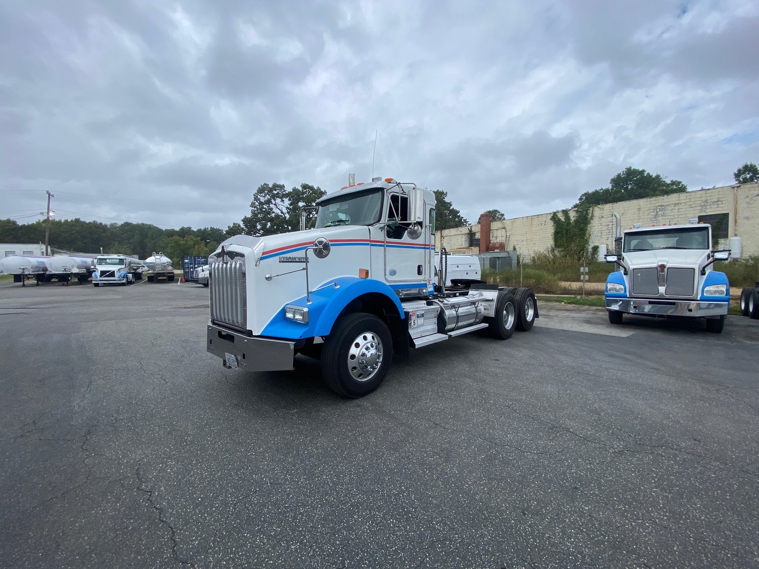 Image for US Bankruptcy Ordered Heavy Truck Auction