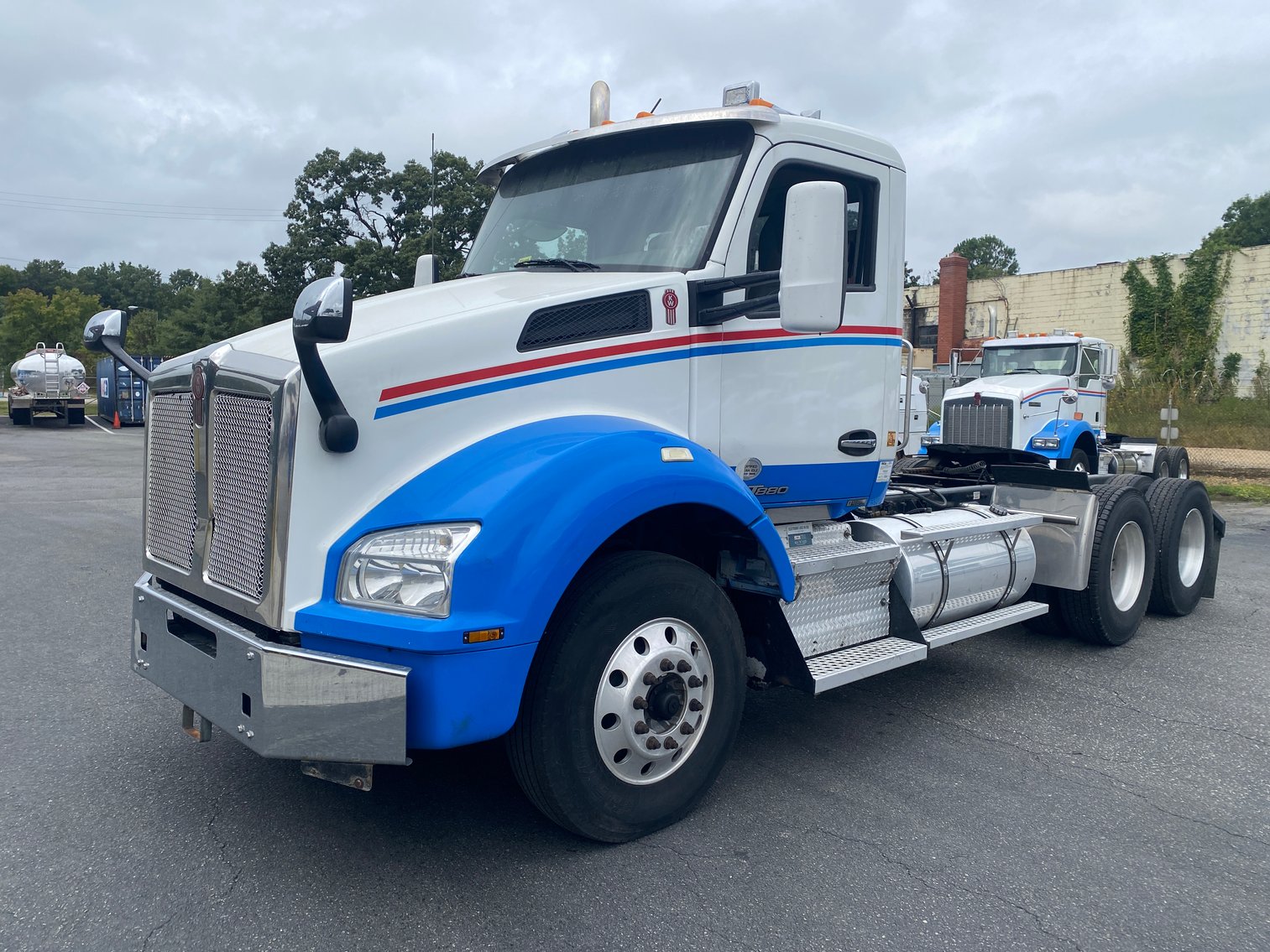 Image for US Bankruptcy Ordered Heavy Truck Auction