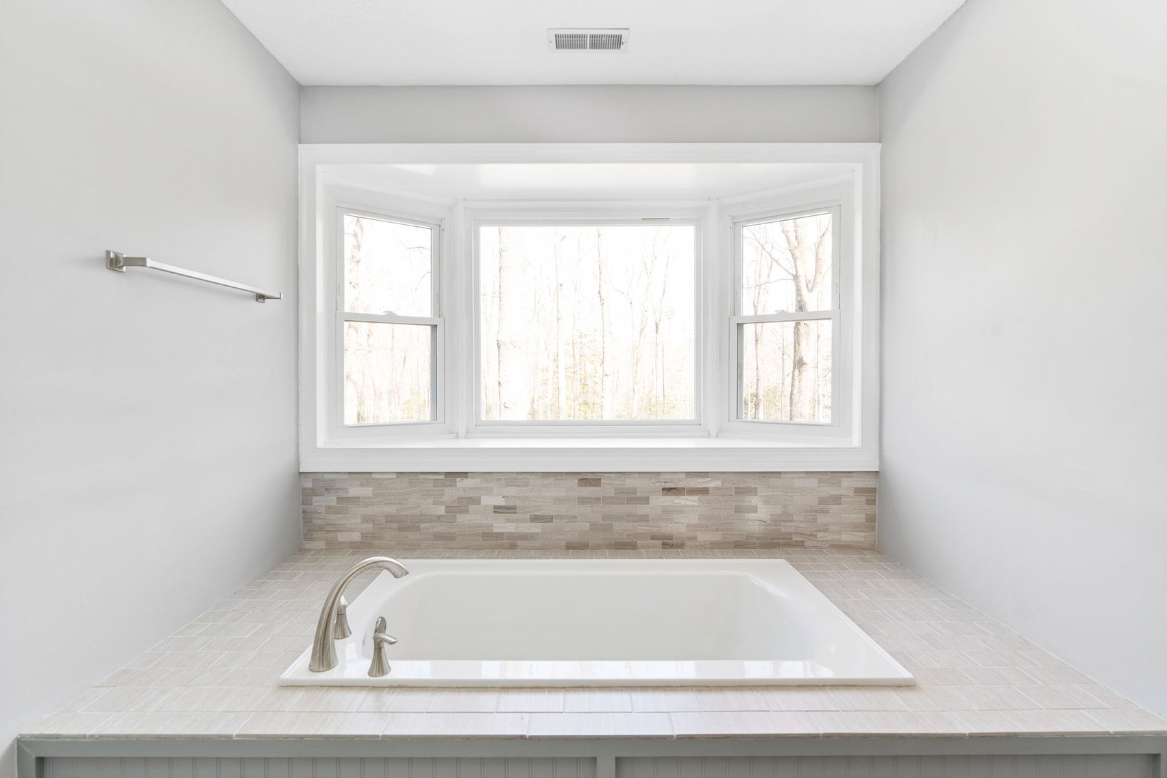 Image for Historic Pine Slash Estate - 10-Acre Colonial with Lake Frontage & Civil War Features - Former Patrick Henry Land!