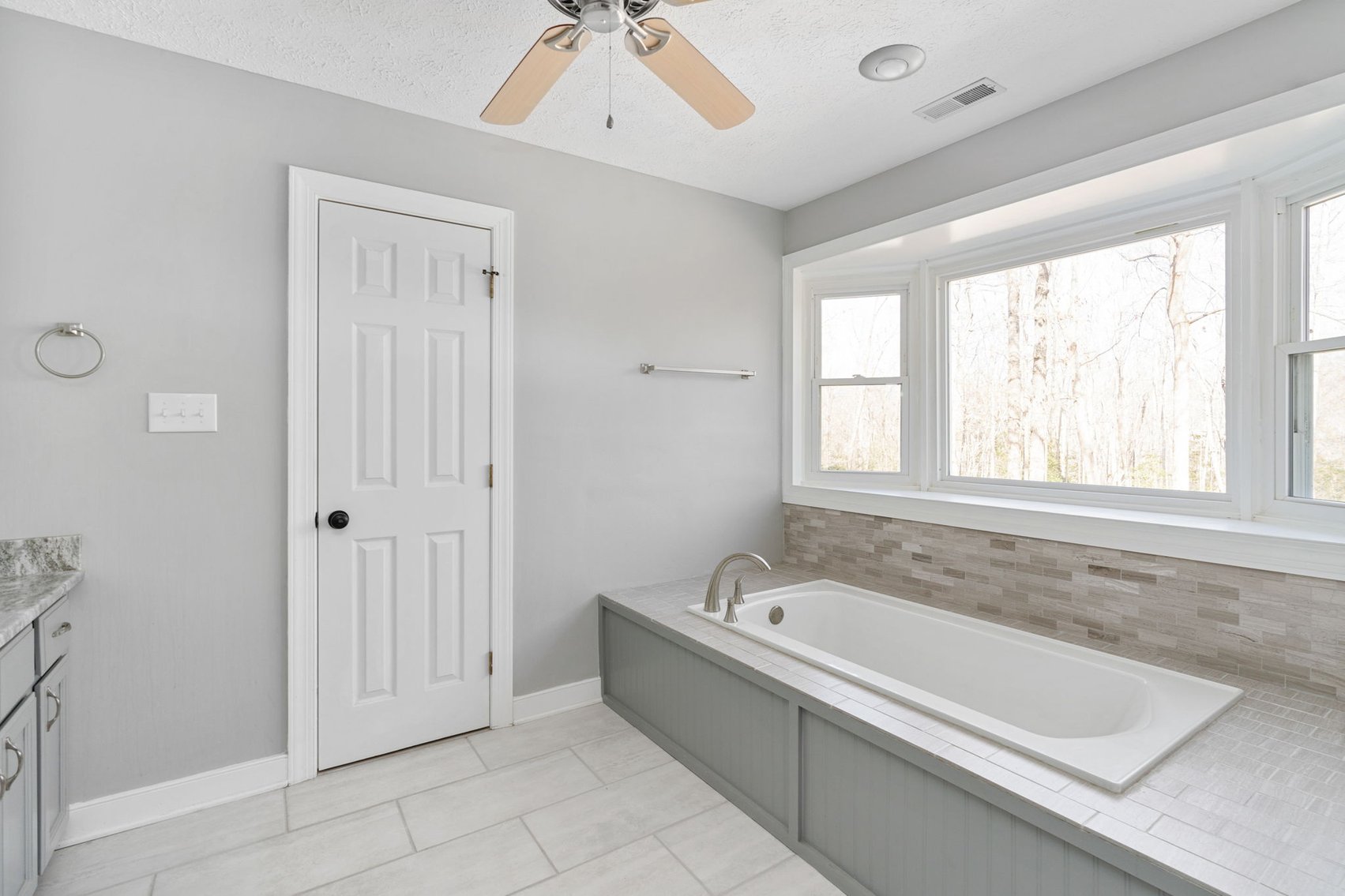 Image for Historic Pine Slash Estate - 10-Acre Colonial with Lake Frontage & Civil War Features - Former Patrick Henry Land!