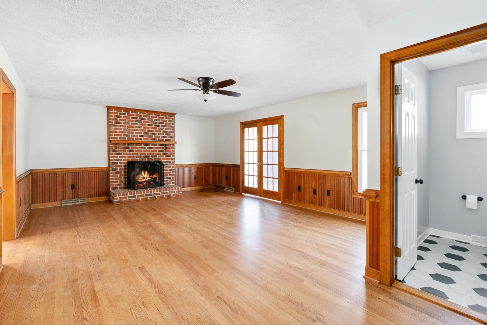 Image for Historic Pine Slash Estate - 10-Acre Colonial with Lake Frontage & Civil War Features - Former Patrick Henry Land!