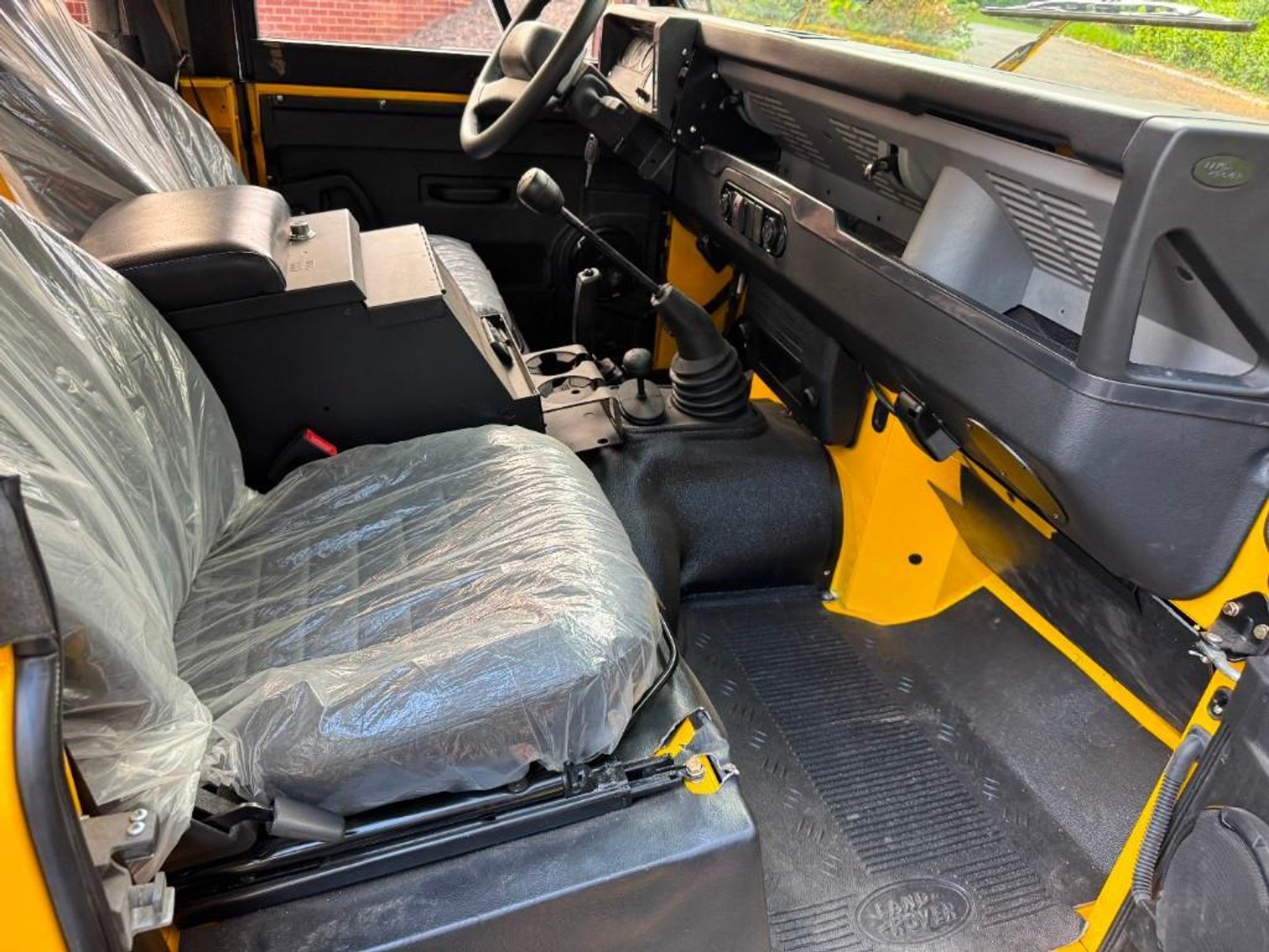 Image for 1994 Land Rover Defender 90 NAS