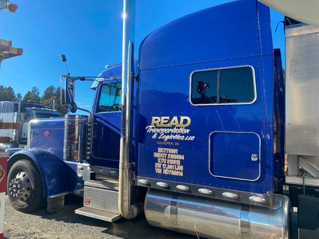 Image for Bankruptcy Court Ordered: 2022 Peterbilt 389 Sleeper Cab Road Tractor