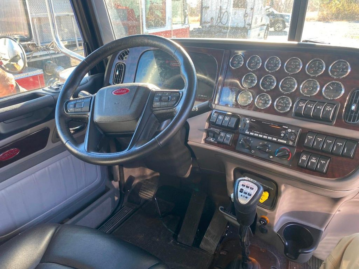 Image for Bankruptcy Court Ordered: 2022 Peterbilt 389 Sleeper Cab Road Tractor